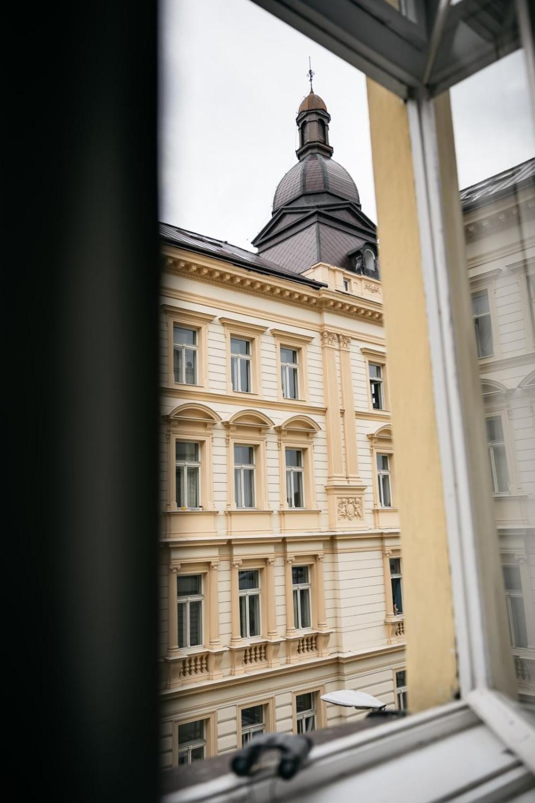 Comfortable And Cosy Apt A Few Steps From Dancing House And Naplavka Dance Prague Luaran gambar