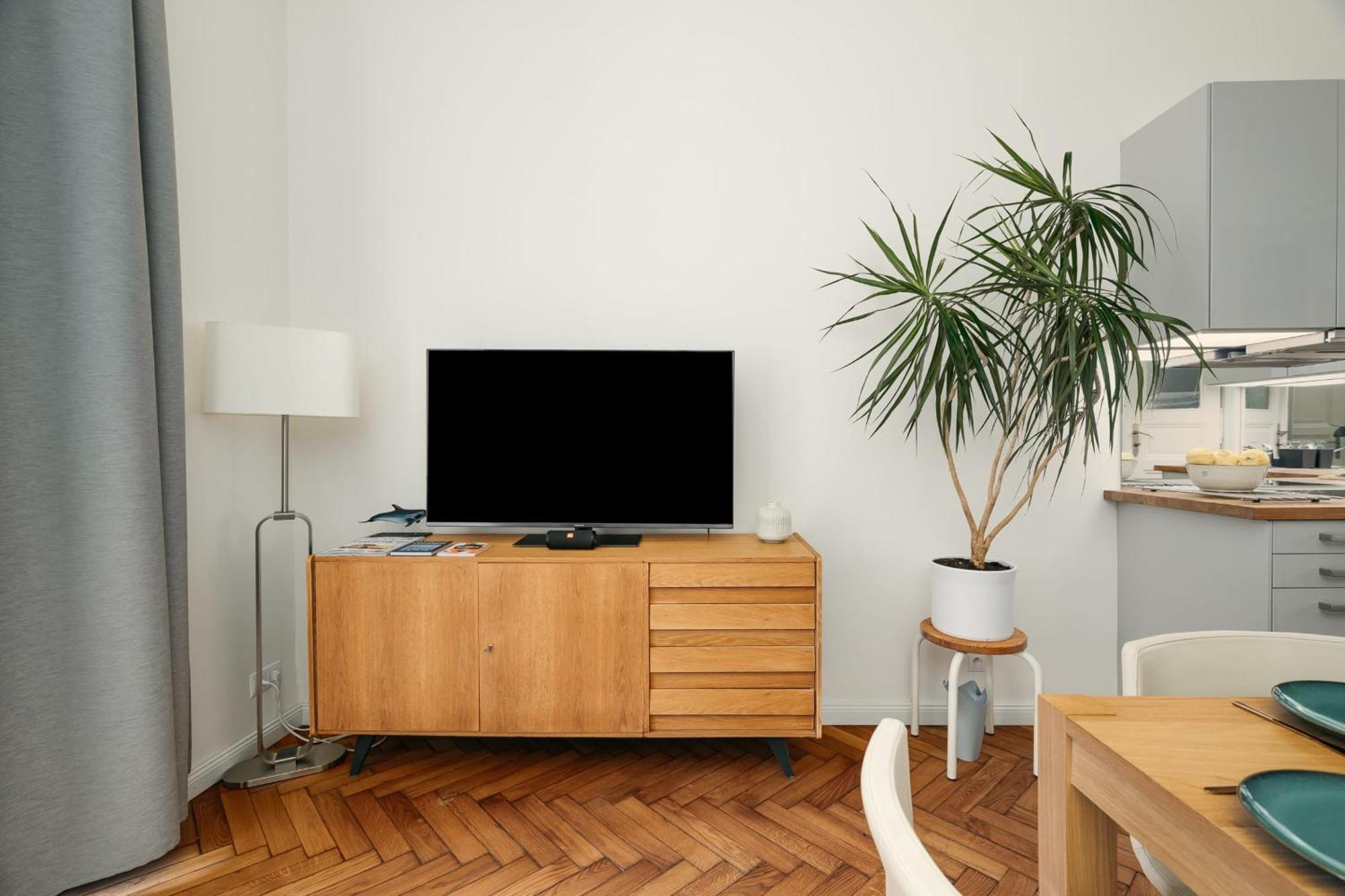 Comfortable And Cosy Apt A Few Steps From Dancing House And Naplavka Dance Prague Luaran gambar